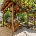 Apartment Paradise garden